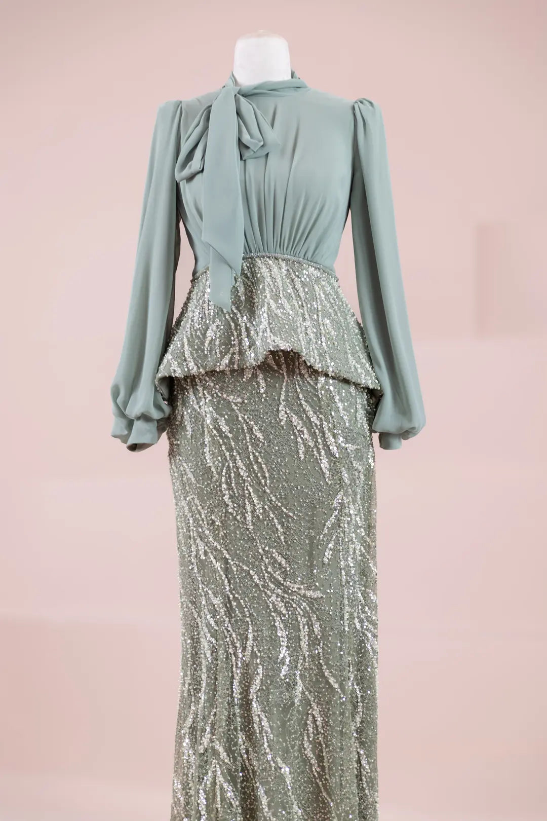 Nişa Tesettür Abiye.