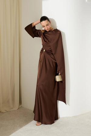 İsalle Bel Pileli Broşlu Tesettür Elbise - FioraofDress - tesettur - abiye - Kahve - 36 - hijab - evening - dress