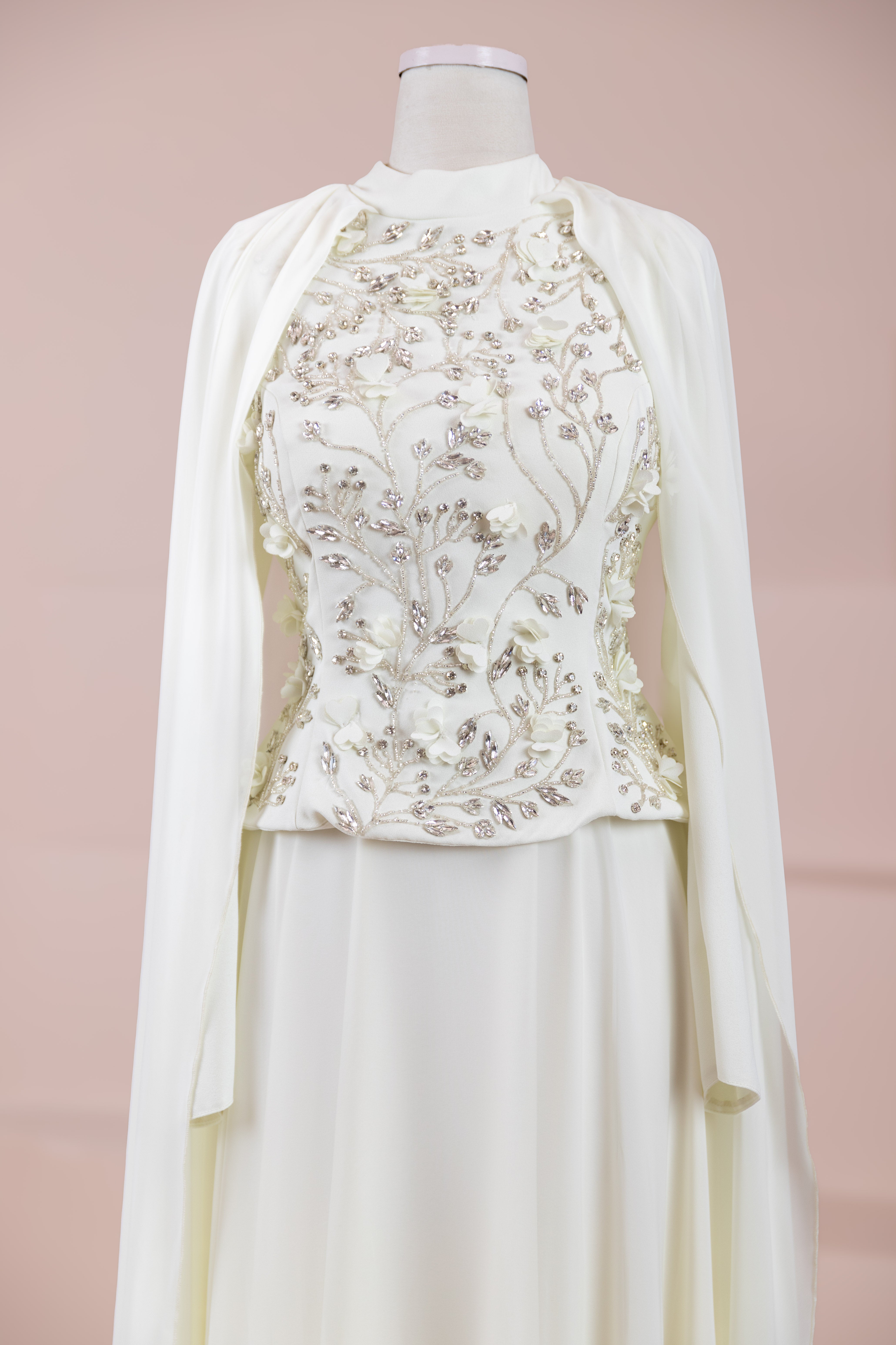 Selya Bedecktes Festkleid