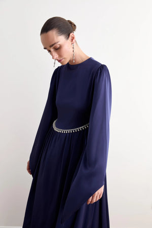 Cavin Bel Büzgülü Zincirli Saten Tesettür Abiye - FioraofDress - tesettur - abiye - LACİVERT - 36 - hijab - evening - dress