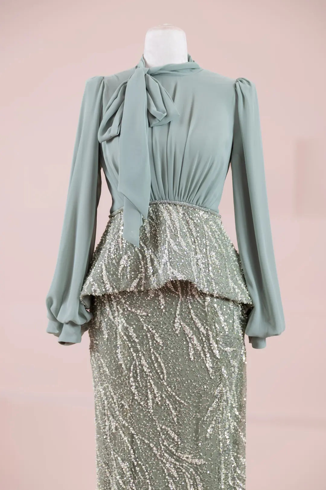 Nişa Tesettür Abiye.